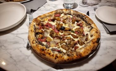 Trüffel-Pizza Köln im Due